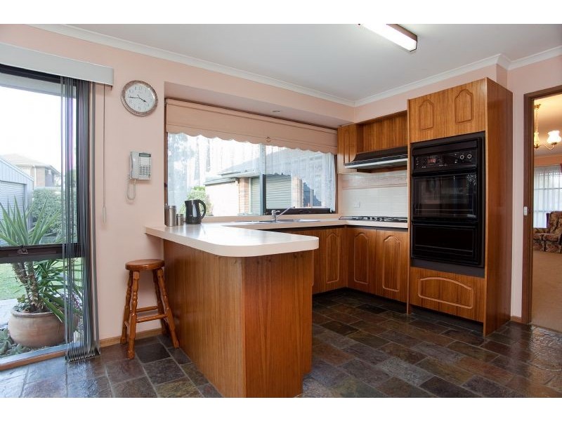 8 Plymouth Court, Craigieburn VIC 3064