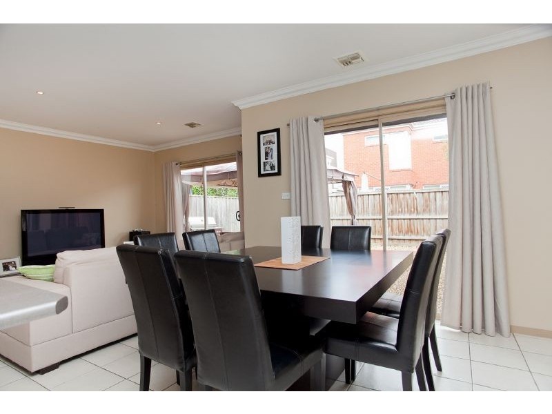 8 Brentwood Place, Roxburgh Park VIC 3064