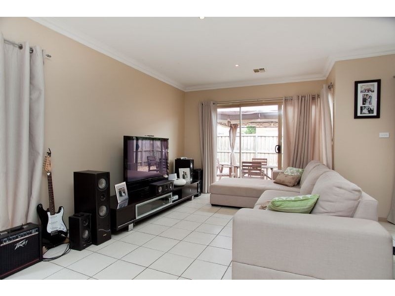 8 Brentwood Place, Roxburgh Park VIC 3064