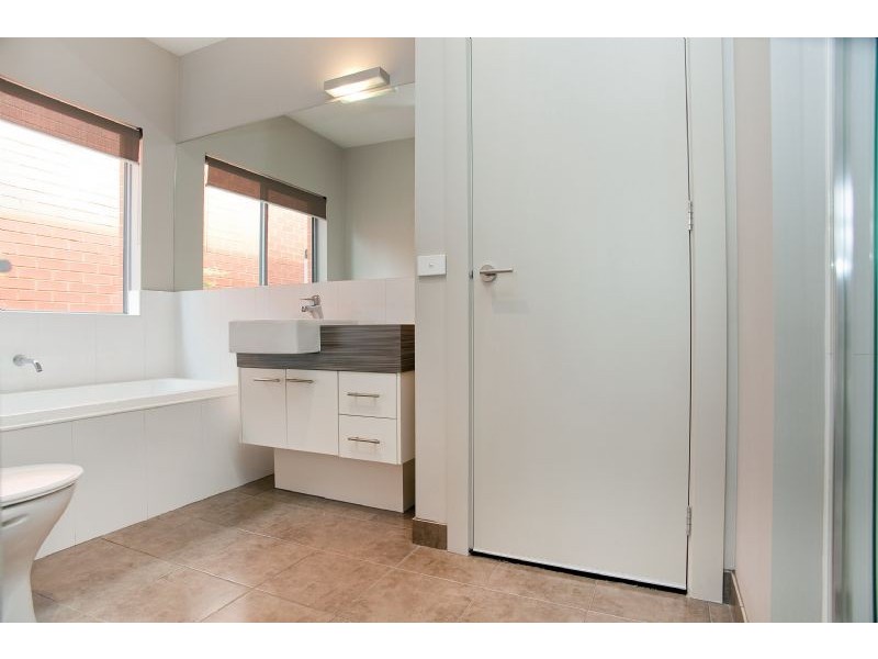 3 Tiree Lane, Craigieburn VIC 3064