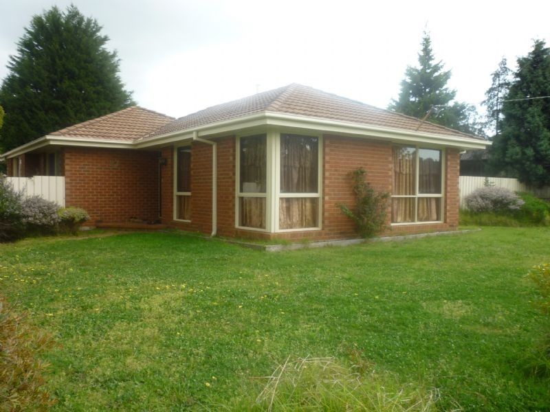 27 Banbury Crescent, Craigieburn VIC 3064