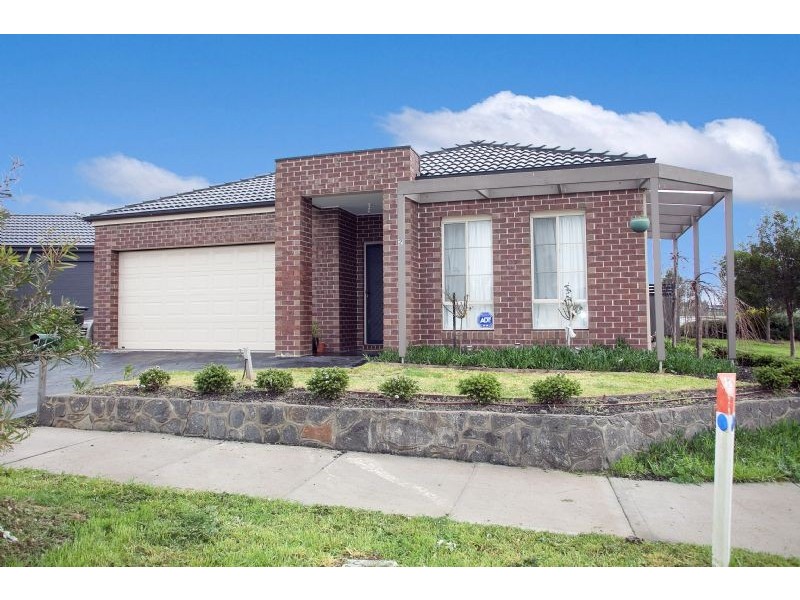 2 Basingstoke Retreat, Craigieburn VIC 3064