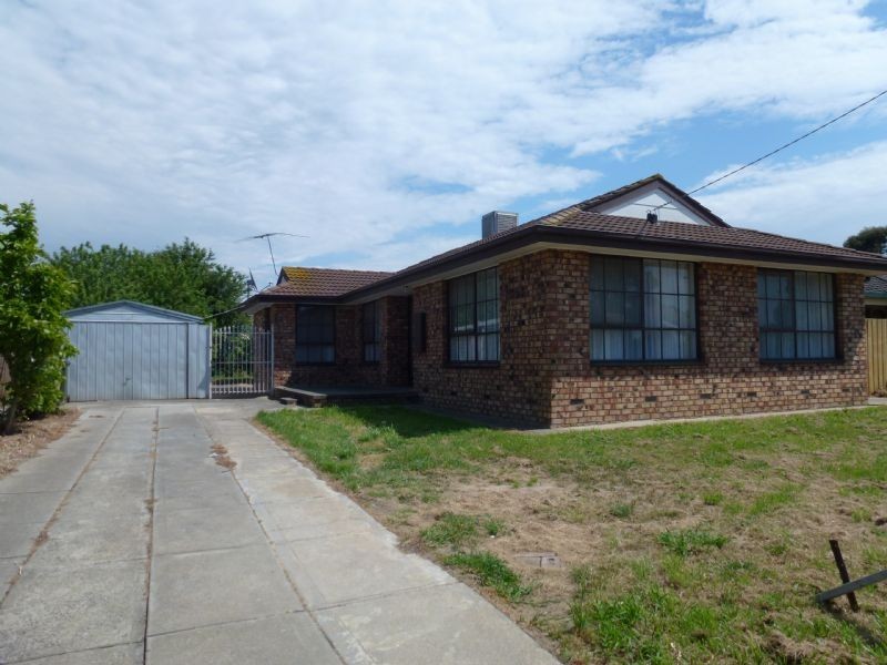 4 Bridgewater Road, Craigieburn VIC 3064