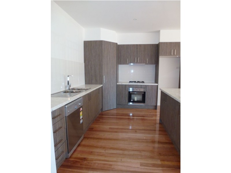 3/16 Clarendon Street, Craigieburn VIC 3064