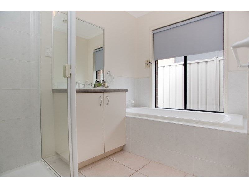 13 Botanic Rise, Craigieburn VIC 3064