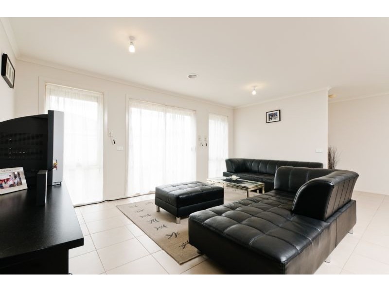 5 Tallgum Place, Craigieburn VIC 3064