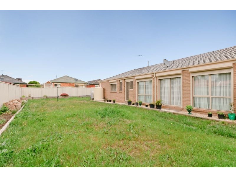 5 Tallgum Place, Craigieburn VIC 3064