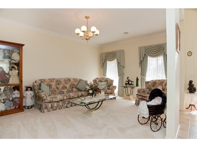 77 Creekwood Drive, Craigieburn VIC 3064