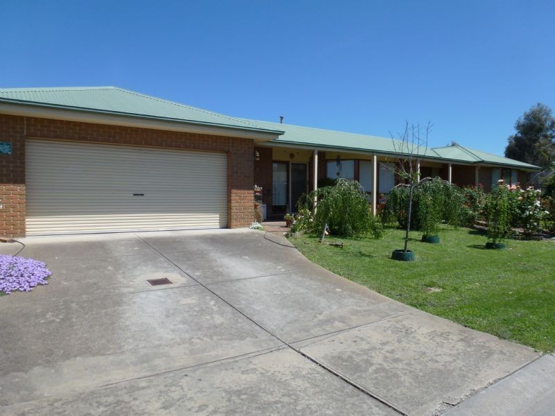 13 Magra Place, Roxburgh Park VIC 3064