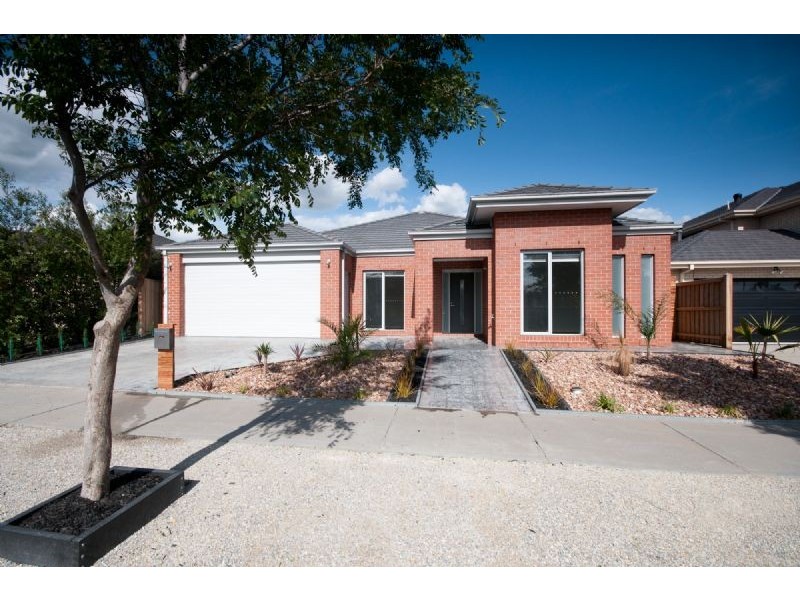 4 Bellfield Drive, Craigieburn VIC 3064