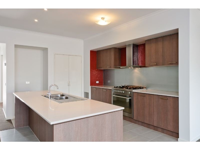 4 Bellfield Drive, Craigieburn VIC 3064