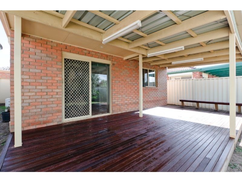 11 Crossdale Green, Craigieburn VIC 3064