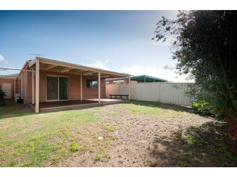 11 Crossdale Green, Craigieburn VIC 3064