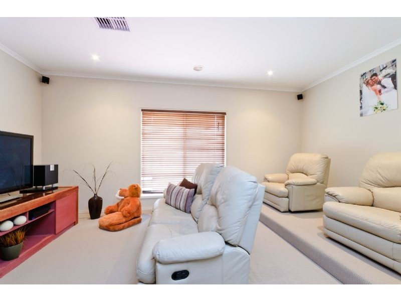 15 Claremont Street, Craigieburn VIC 3064