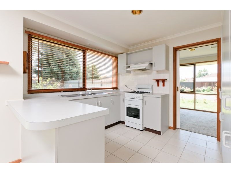 27 Banbury Crescent, Craigieburn VIC 3064