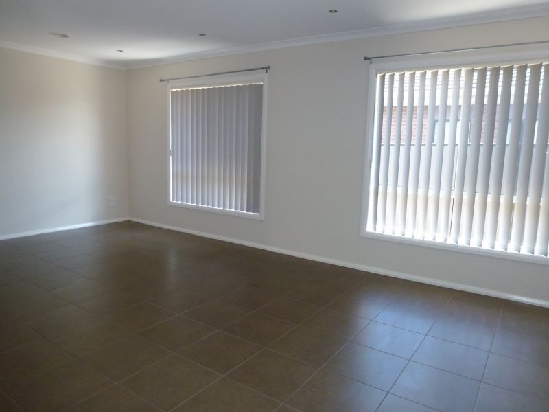 6 Waterway Street, Craigieburn VIC 3064