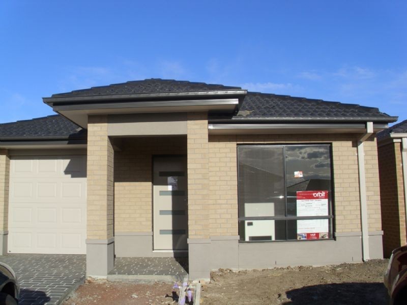 76 Thoresby Circuit, Craigieburn VIC 3064