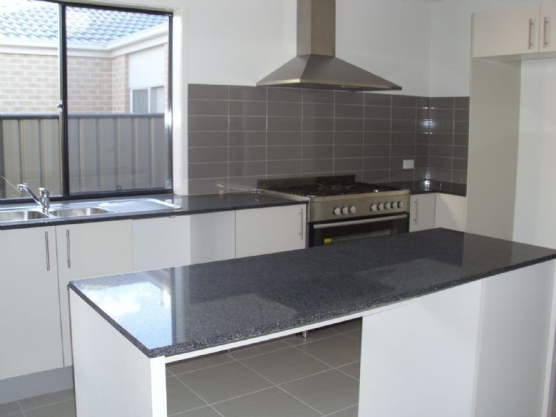 76 Thoresby Circuit, Craigieburn VIC 3064