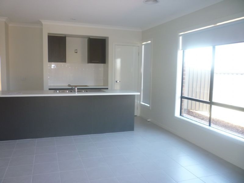7 Pearce Way, Craigieburn VIC 3064