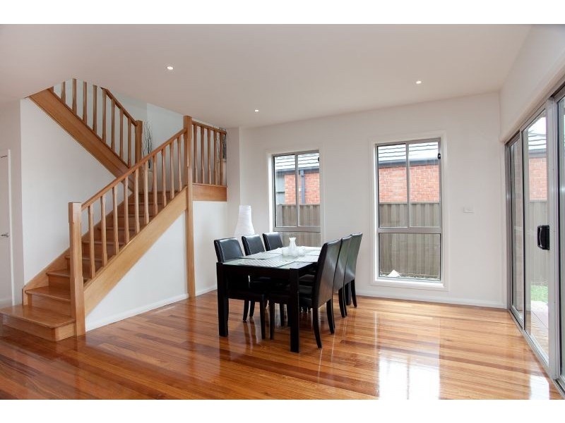 4 Clarendon Avenue, Craigieburn VIC 3064