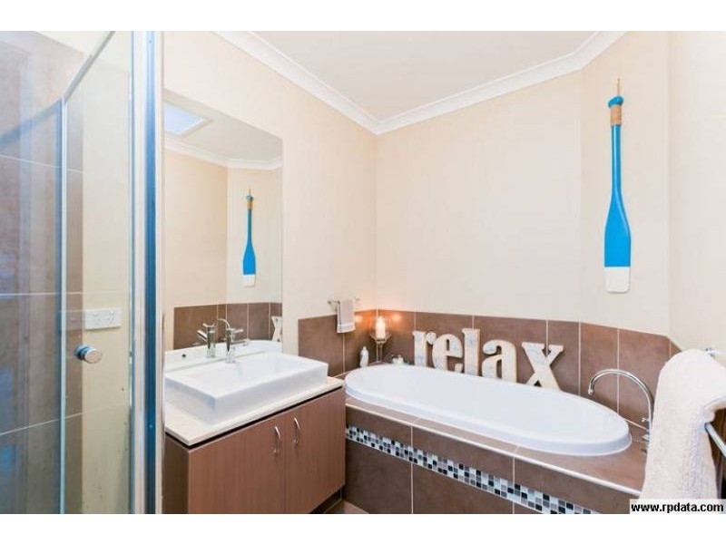 10 Meadow Street, Craigieburn VIC 3064