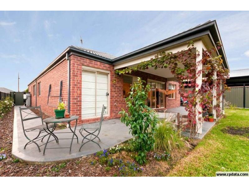 10 Meadow Street, Craigieburn VIC 3064