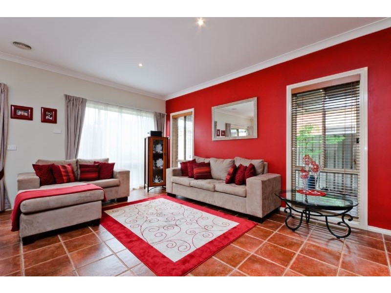 6 Waterdale Rise, Craigieburn VIC 3064