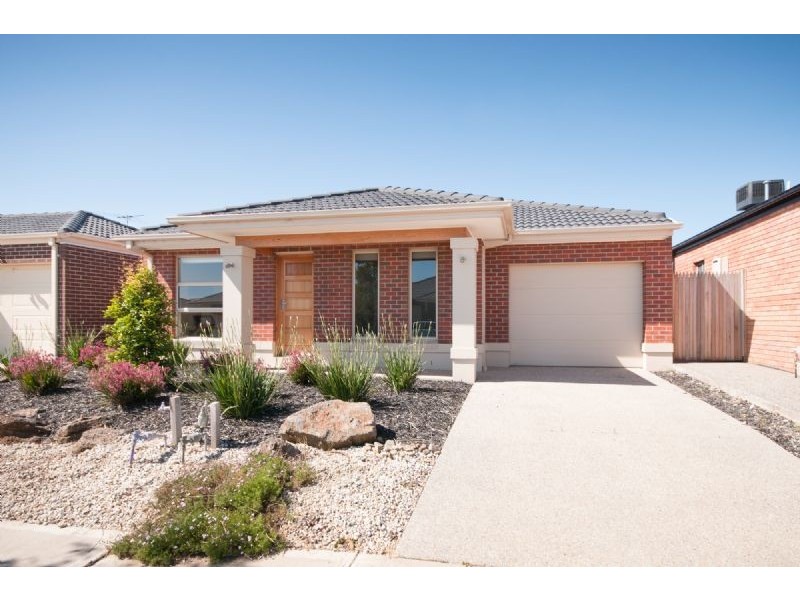 32 Wattletree Street, Craigieburn VIC 3064