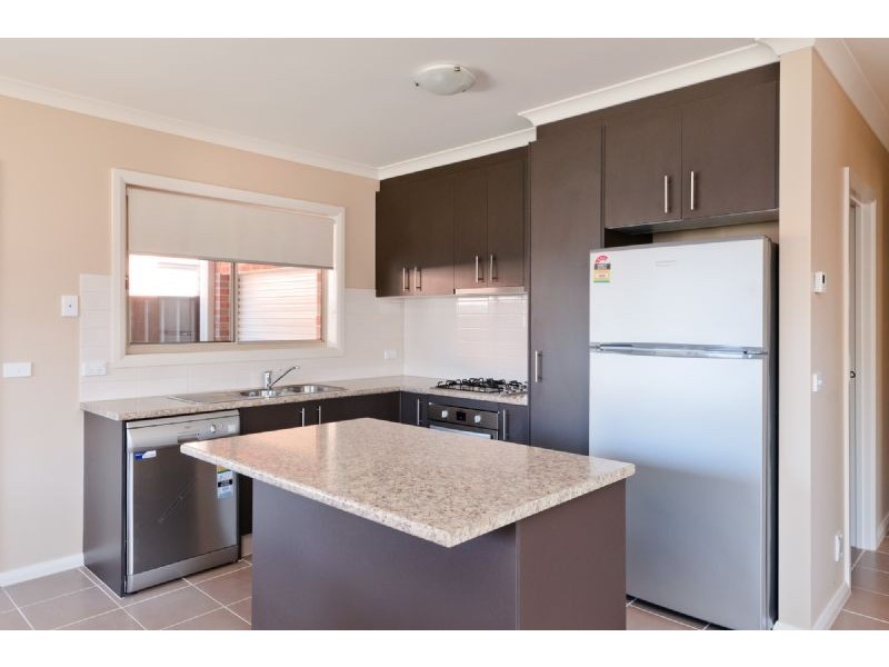 32 Wattletree Street, Craigieburn VIC 3064