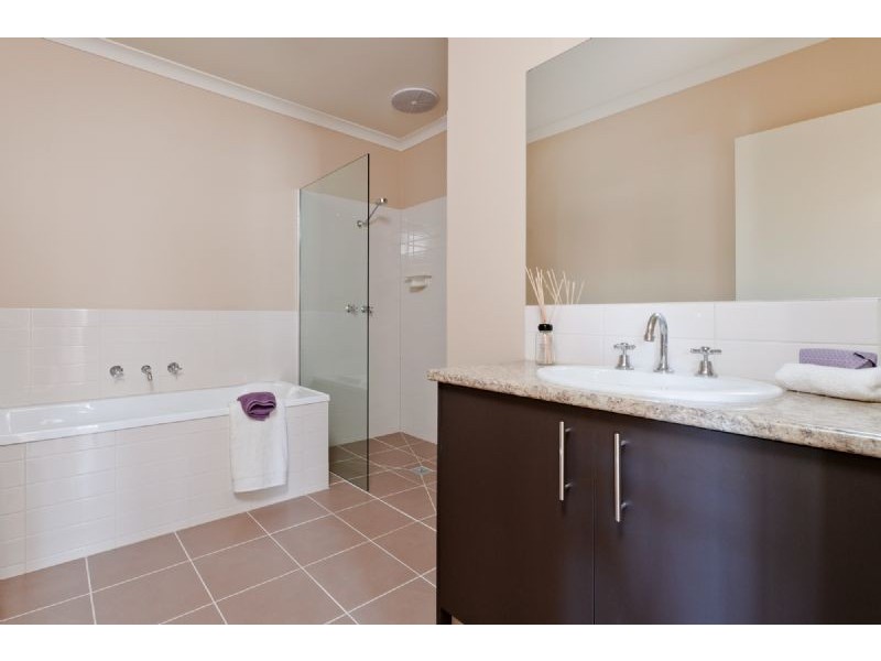 32 Wattletree Street, Craigieburn VIC 3064