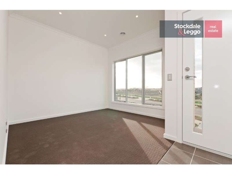1/11 Leveque Loop, Craigieburn VIC 3064