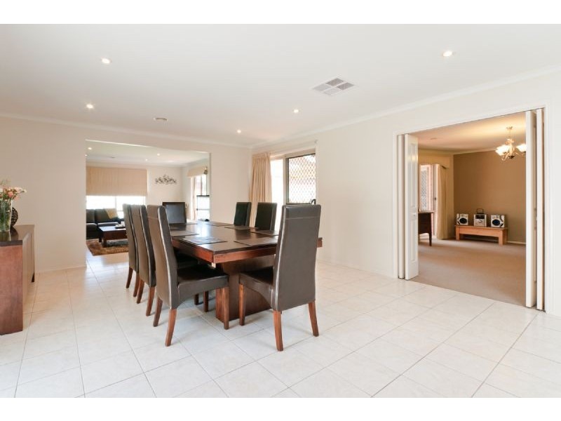 11 Ballybunion Avenue, Craigieburn VIC 3064