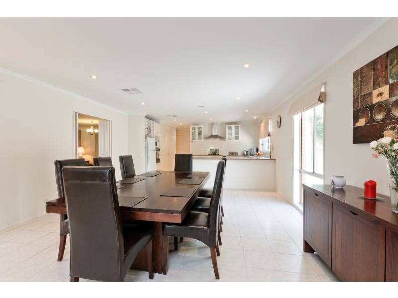 11 Ballybunion Avenue, Craigieburn VIC 3064