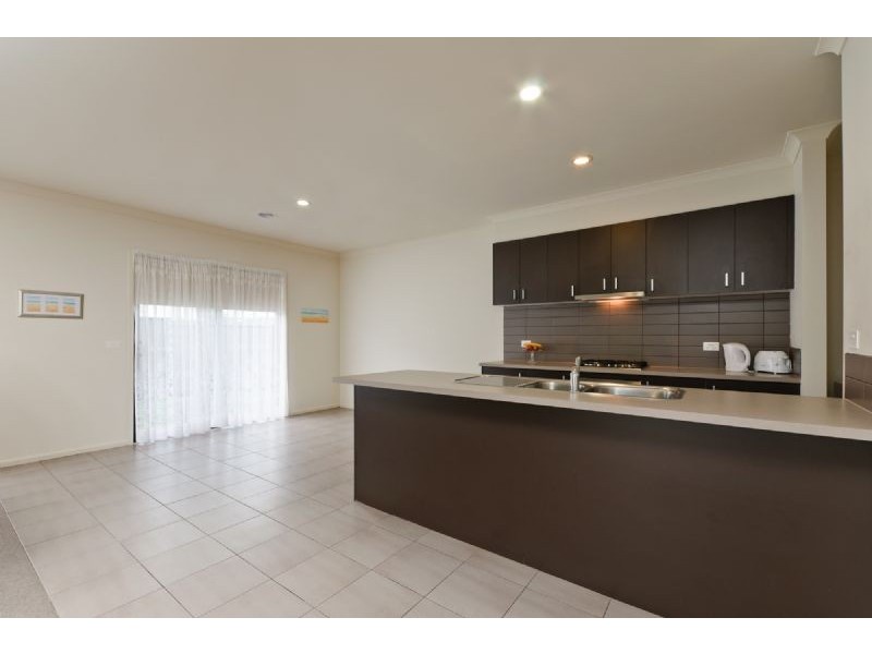74 Huntington Drive, Craigieburn VIC 3064
