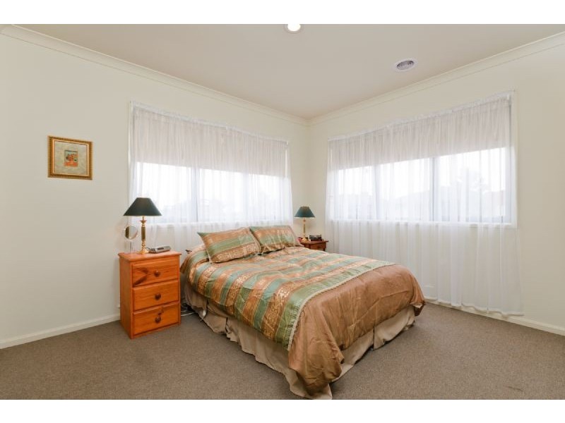 74 Huntington Drive, Craigieburn VIC 3064