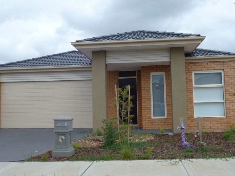 14 Viewside Cres, Craigieburn VIC 3064