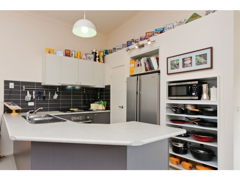 2/2-10 Creekwood Drive, Craigieburn VIC 3064