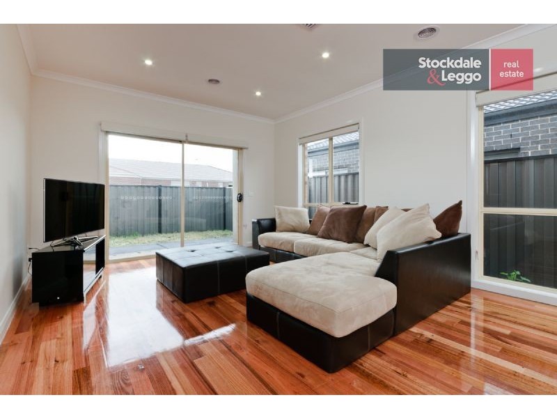 17 Fermont Avenue, Craigieburn VIC 3064