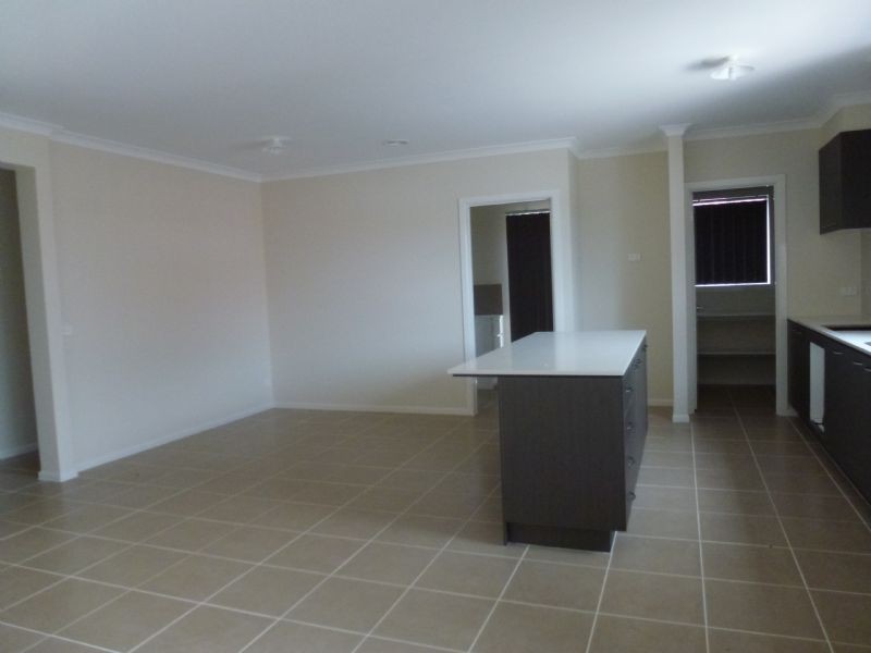 44 Domain Way, Craigieburn VIC 3064