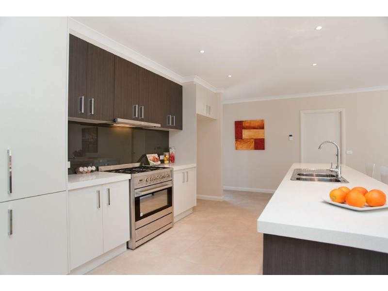 60 Bridgehaven Drive, Craigieburn VIC 3064