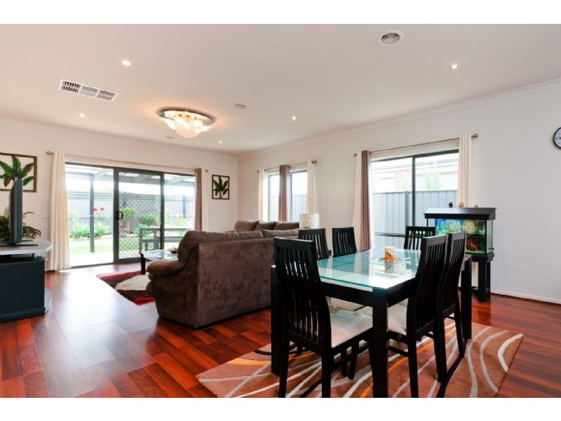 4 Middlesborough Drive, Craigieburn VIC 3064