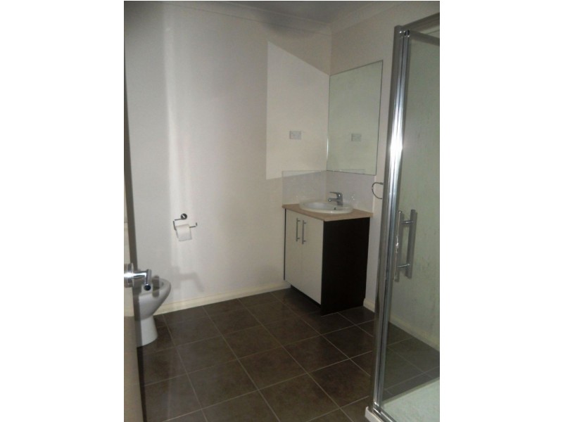 4/16 Belsay Place, Craigieburn VIC 3064