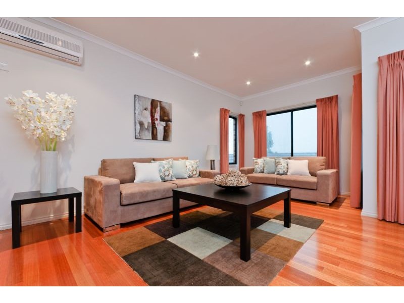 11 Grandview Boulevard, Craigieburn VIC 3064
