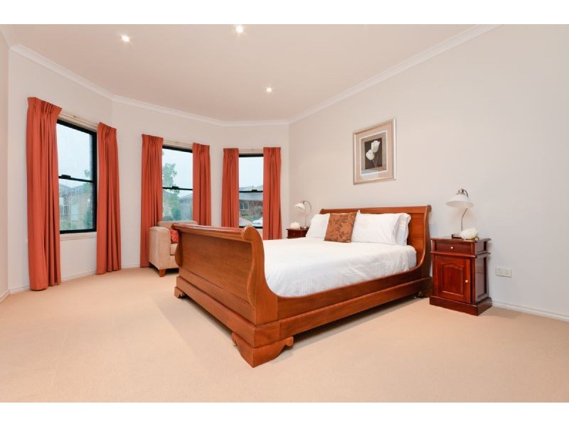11 Grandview Boulevard, Craigieburn VIC 3064
