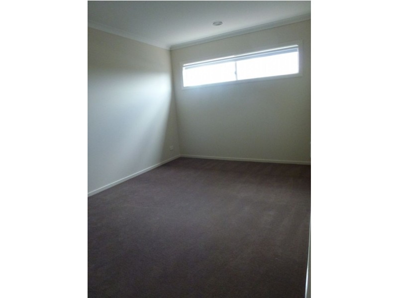 13 Pearce Way, Craigieburn VIC 3064