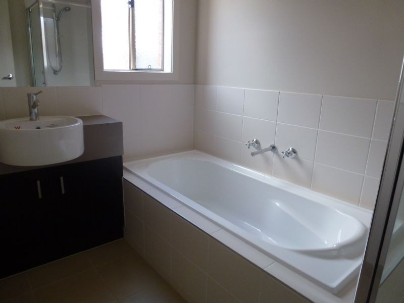 13 Pearce Way, Craigieburn VIC 3064