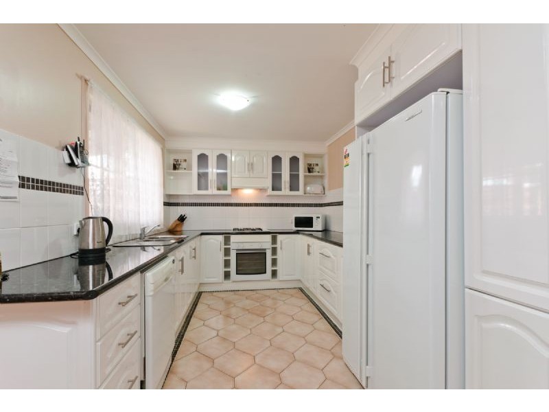 5 Chinnock Court, Craigieburn VIC 3064