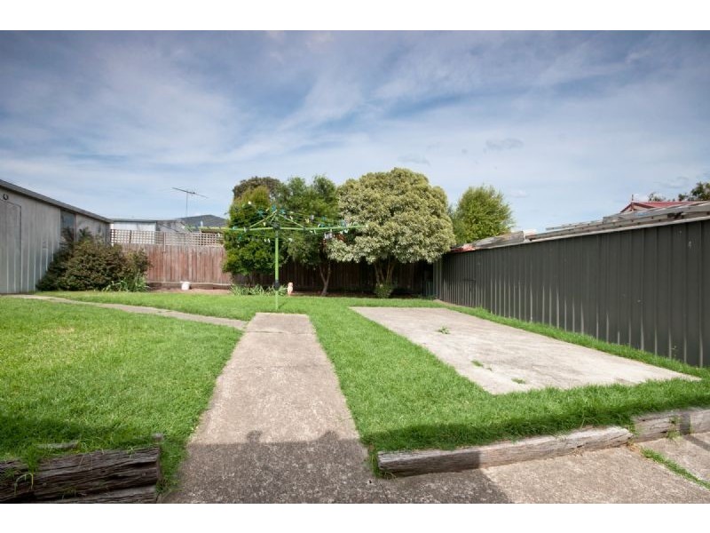 5 Chinnock Court, Craigieburn VIC 3064
