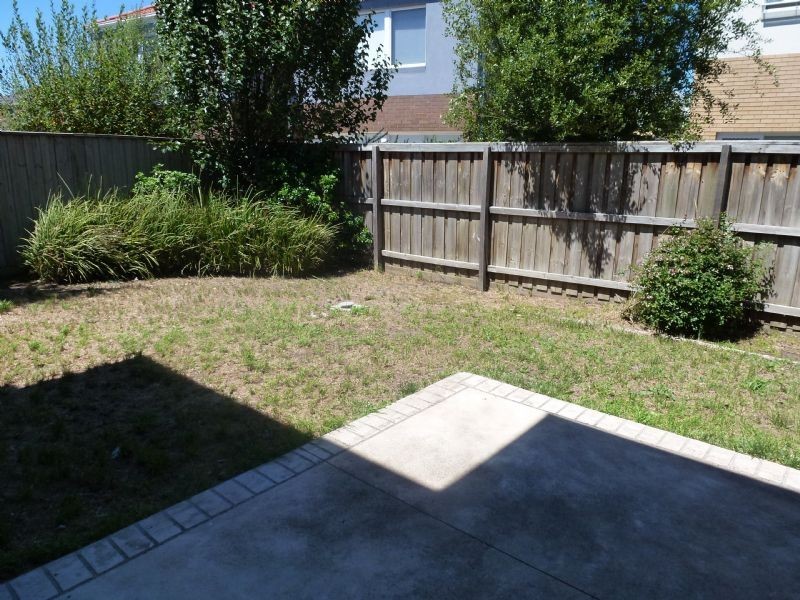 3 Portland Place, Roxburgh Park VIC 3064