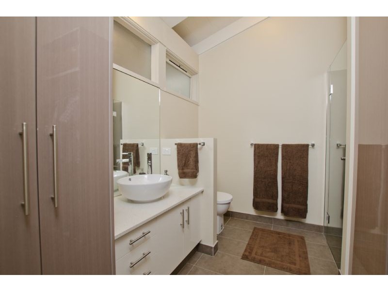 60 Dunhelen Lane, Yuroke VIC 3063